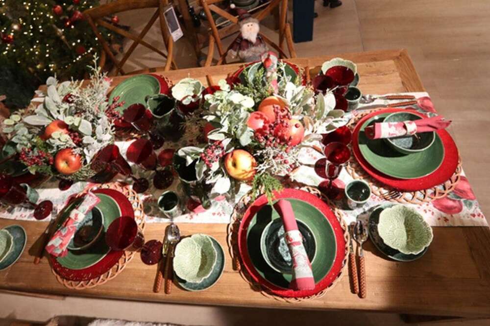 Mesa en una cena de Navidad. Foto: Efe