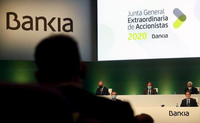 Junta de accionistas extraordinaria de Bankia para aprobar la fusión con Caixabank. EFE
