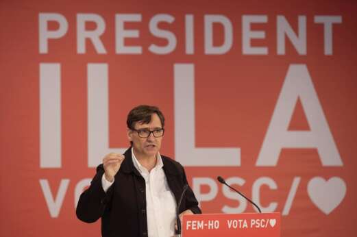 El candidato a las elecciones regionales de Cataluña, Salvador Illa, durante un acto electoral celebrado este sábado en Tarragona./ EFE
