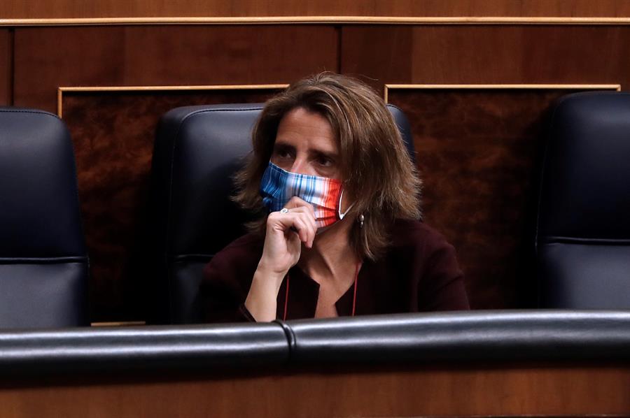 La vicepresidenta cuarta del Gobierno y ministra para la Transición Ecológica y el Reto Demográfico, Teresa Ribera en el Congreso de los Diputados. EFE/J.J. Guillén