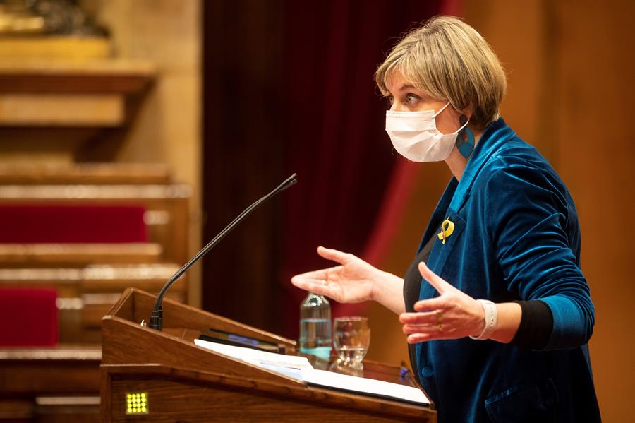 La consellera de Sanidad, Alba Vergés durante su comparecencia ante el pleno del Parlament. EFE/Marta Pérez