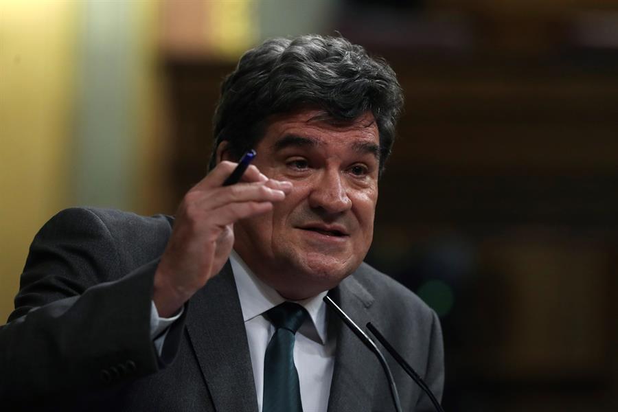 El ministro de Inclusión y Seguridad Social, José Luis Escrivá durante un pleno del Congreso. EFE/Kiko Huesca