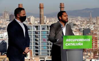 El líder de Vox, Santiago Abascal, y el candidato del partido a la Generalitat, Ignacio Garriga, durante un acto en Barcelona el 22 de diciembre de 2020 | EFE/TA/Archivo
