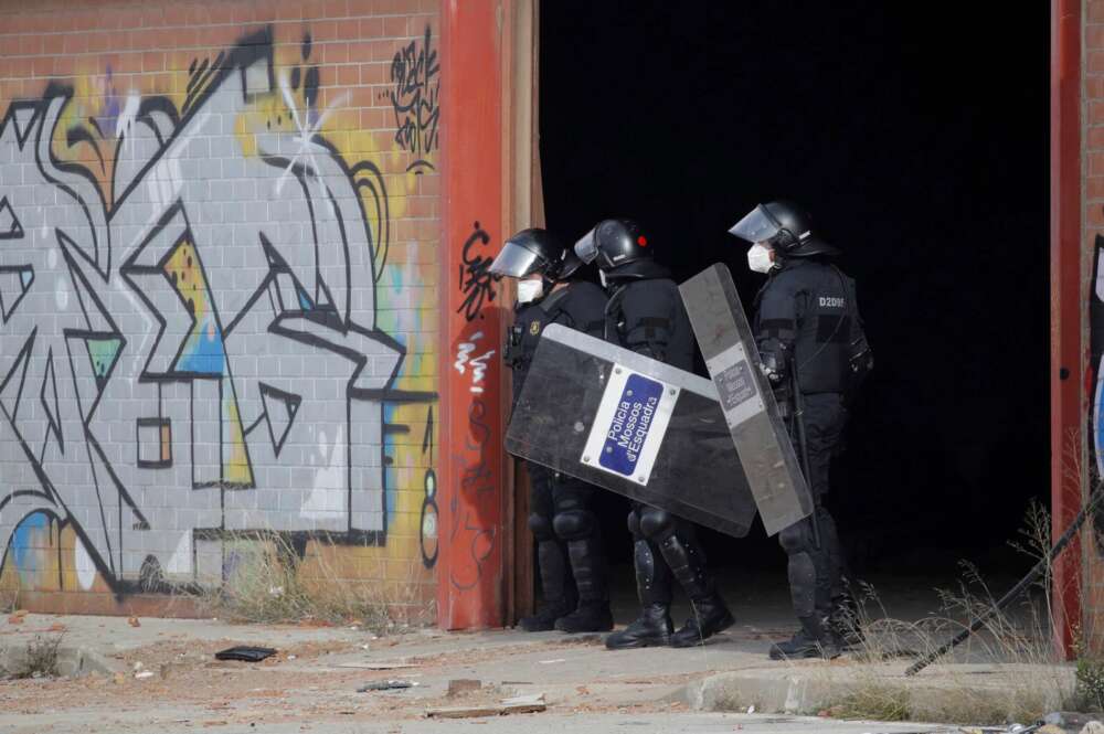 La policía desaloja en España una macrofiesta ilegal activa desde fin de año