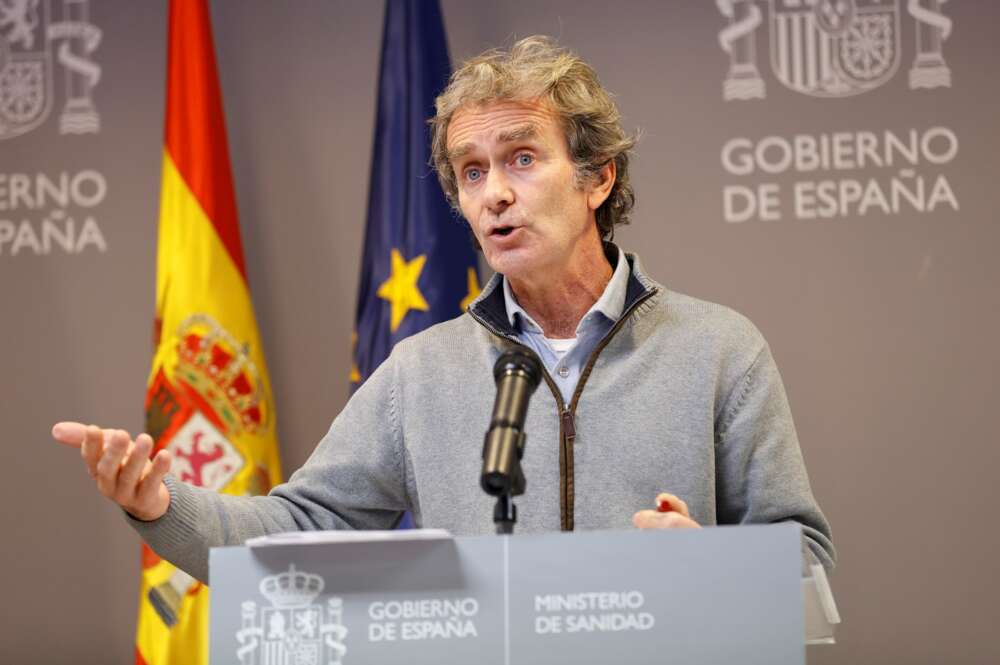 El coordinador del Ccaes, Fernando Simón, confirmó en la rueda de prensa del 11 de enero de 2021 que la pandemia está en fase "claramente ascendente" en España | EFE/CM