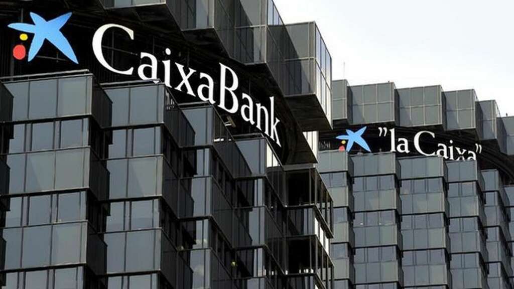 Oficinas de Caixabank en la Diagonal de Barcelona./ EFE