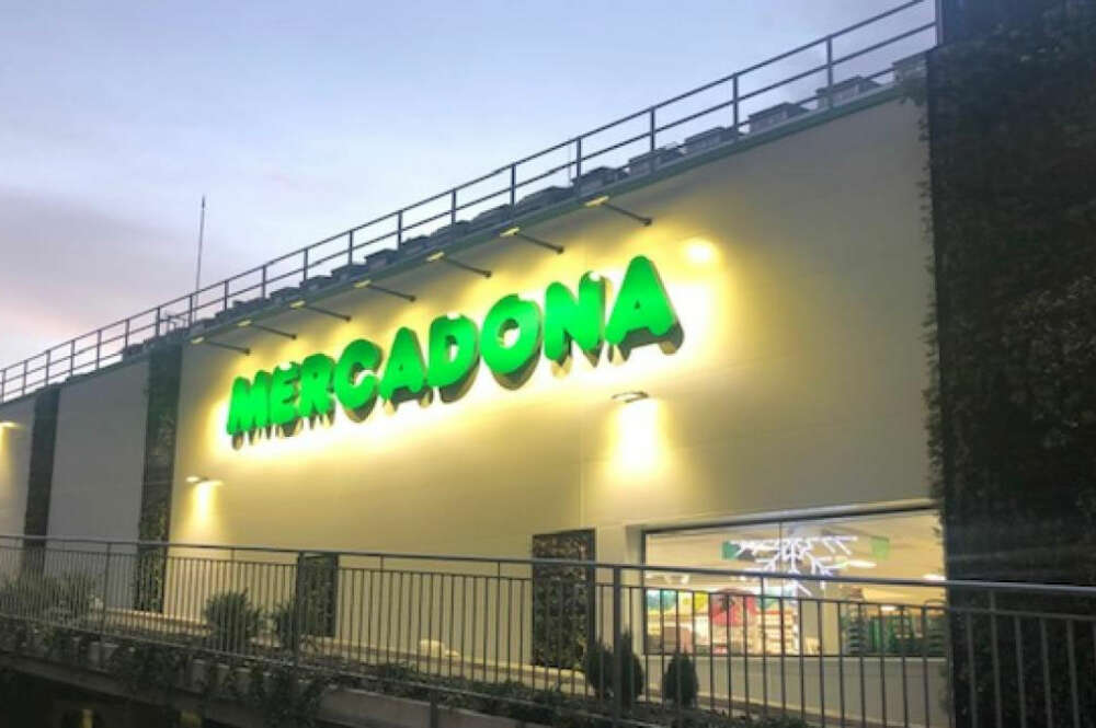 Fachada exterior de un establecimiento de Mercadona