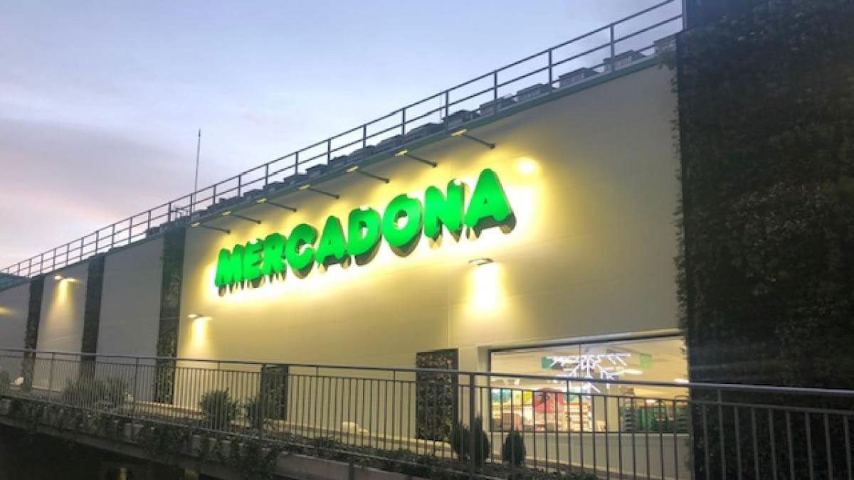 Fachada exterior de un establecimiento de Mercadona