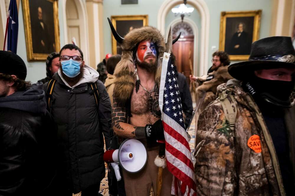 Seguidores de Trump durante el asalto al Capitolio. EFE