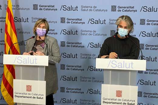 La consejera catalana de Salud, Alba Vergés, y el coordinador de la unidad de seguimiento de Covid-19 en Cataluña, Jacobo Mendioroz, en una rueda de prensa el 11 de enero de 2021 | Premsa/Generalitat de Catalunya