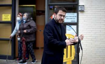 El candidato de ERC a las elecciones catalanas, Pere Aragonès, en una comparecencia después de votar el 14 de febrero de 2021 en Pineda del Mar (Barcelona) | EFE/DB