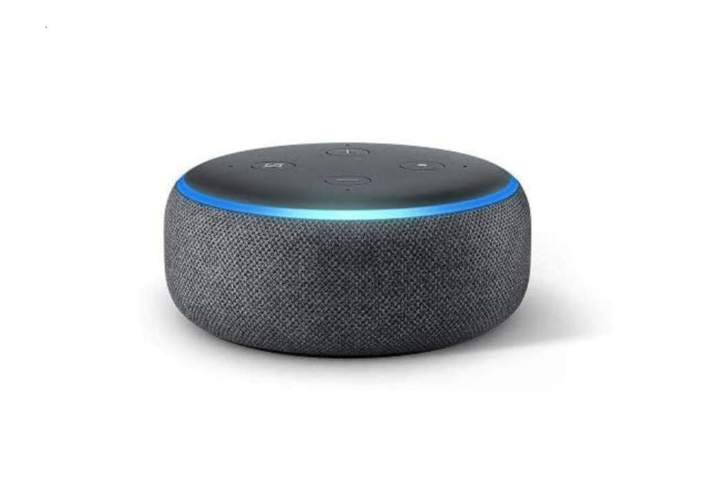 Altavoz Echo Dot, que viene con el pack de Amazon de su robot aspirador barato de Roomba