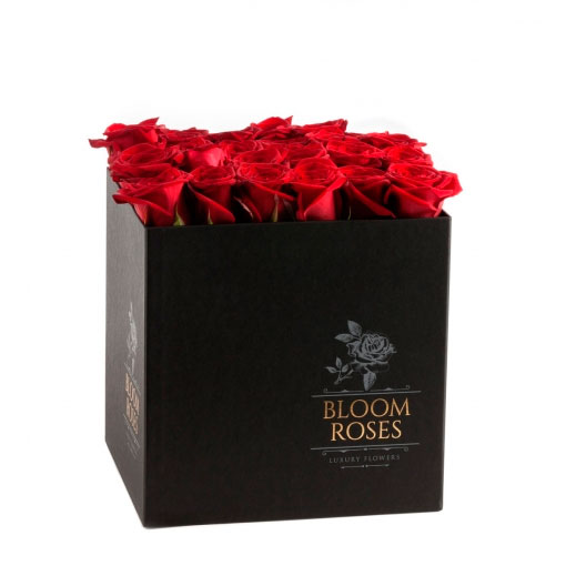 Caja Negra 24 Rosas Rojas "red Naomi" de Carrefour