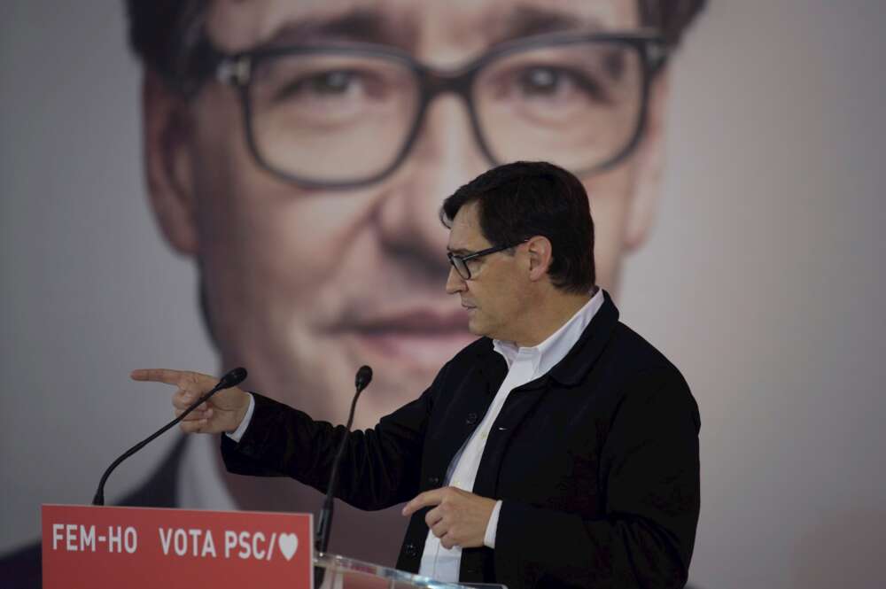 El candidato del PSC a las elecciones catalanas del 14 de febrero, Salvador Illa, durante el acto electoral que los socialistas celebran en Lleida. EFE