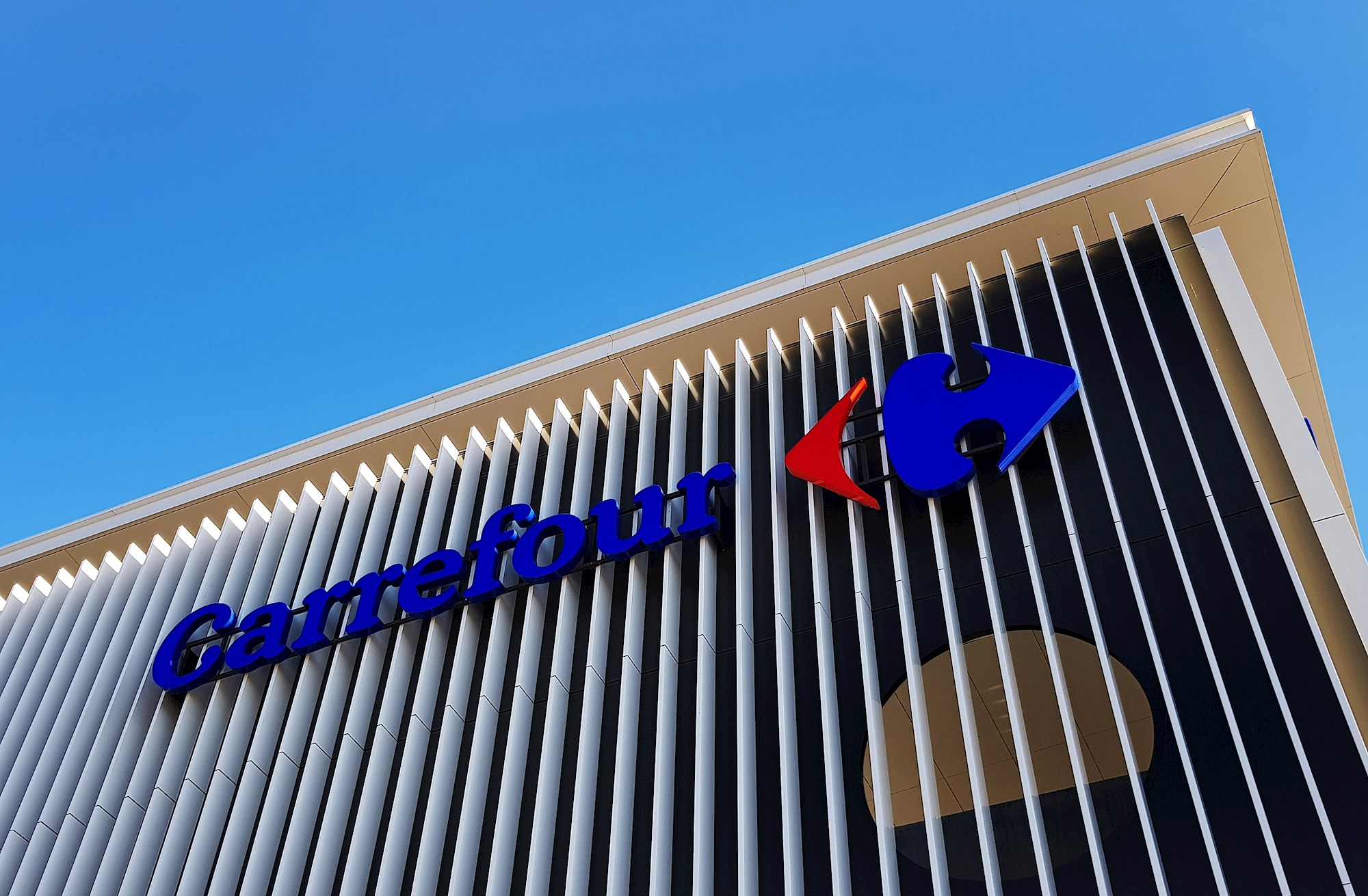 Un establecimiento de Carrefour, que comercializa los neumáticos Doublestar EFE