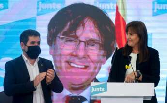 Jordi Sànchez, Carles Puigdemont (vía telemática) y Laura Borràs durante la valoración de los resultados de las elecciones catalanas del 14 de febrero de 2021, en Barcelona | EFE/QG