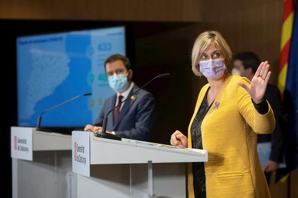 La consejera catalana de Salud, Alba Vergés, y el vicepresidente del Govern en funciones, Pere Aragonès, en rueda de prensa el 23 de marzo de 2021 | EFE/QG