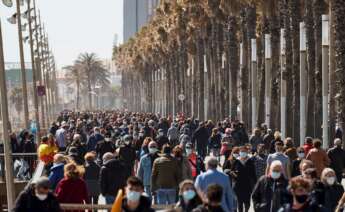 Vista del paseo marítimo de Barcelona el domingo 21 de marzo de 2021, en el primer fin de semana sin confinamiento comarcal por la Covid-19 | EFE/AG