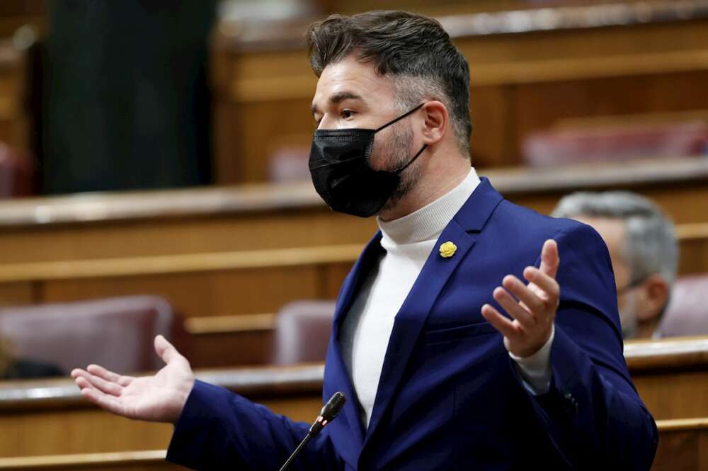 El portavoz de ERC, Gabriel Rufián interviene en la sesión de control al Gobierno, este miércoles, en el Congreso de los Diputados. EFE/Mariscal