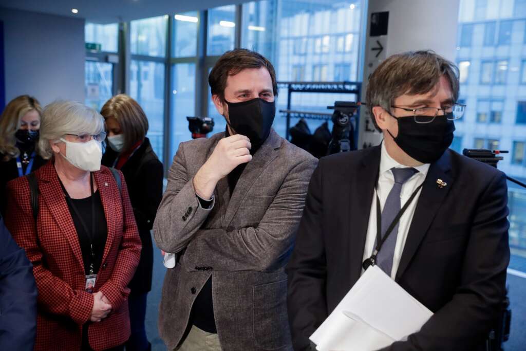 Clara Ponsatí, Toni Comín y Carls Puigdemont en el Parlamento Europeo, en Bruselas, el 14 de enero de 2021 | EFE/EPA/SL/Archivo