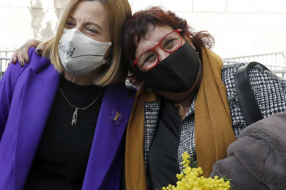 Carme Forcadell y Dolors Bassa participaron en la campaña electoral de Esquerra Republicana al 14-F, aprovechando su régimen de semilibertad concedido por la Generalitat y recurrido por la Fiscalía | EFE/Archivo