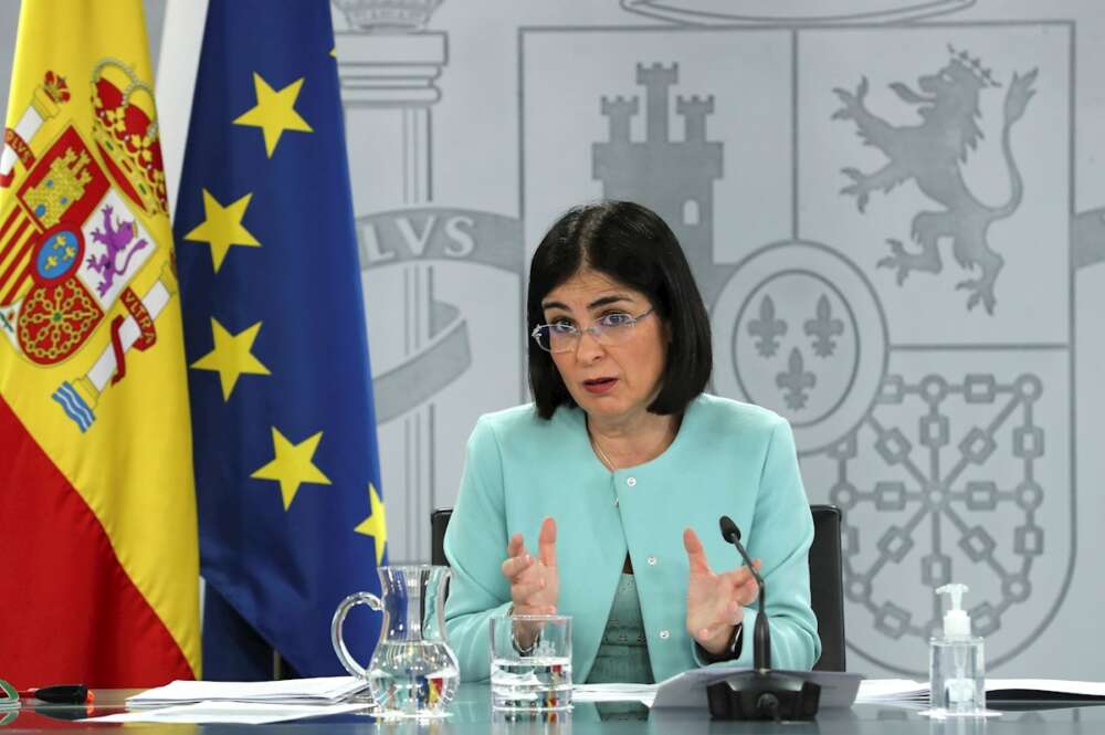 La ministra de Sanidad, Carolina Darias, durante una rueda de prensa, el 17 de marzo de 2021 | EFE/KH