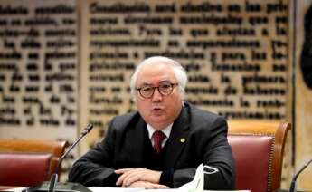 El Ministro de Universidades, Manuel Castells, comparece ente la comisión de Ciencia, Innovación y Universidades, este jueves, en el Senado. EFE/Kiko Huesca