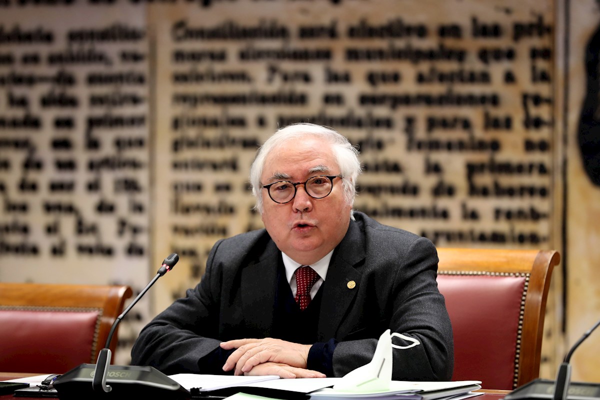 El Ministro de Universidades, Manuel Castells, comparece ente la comisión de Ciencia, Innovación y Universidades, este jueves, en el Senado. EFE/Kiko Huesca