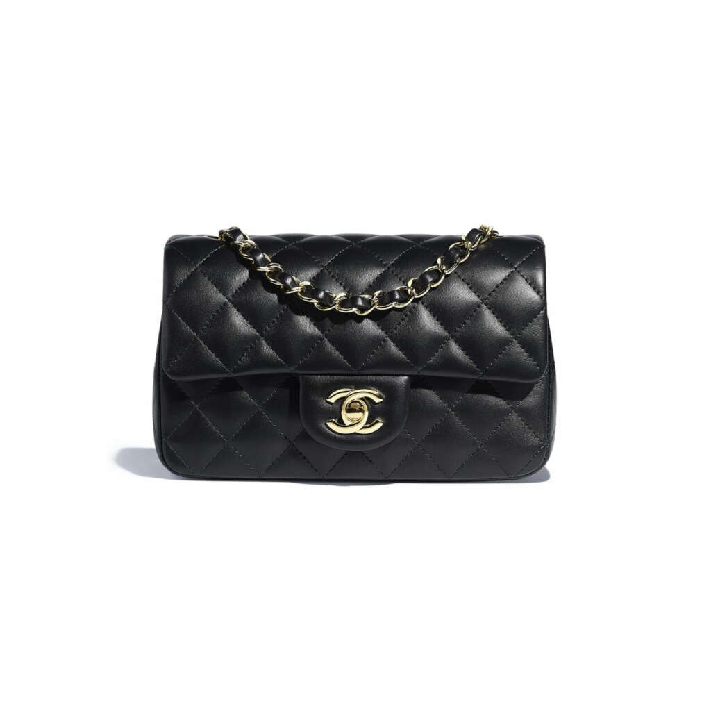 Bolso mini con solapa de Chanel