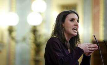 La ministra de Igualdad, Irene Montero, interviene durante la sesión de control al Gobierno. EFE/Mariscal