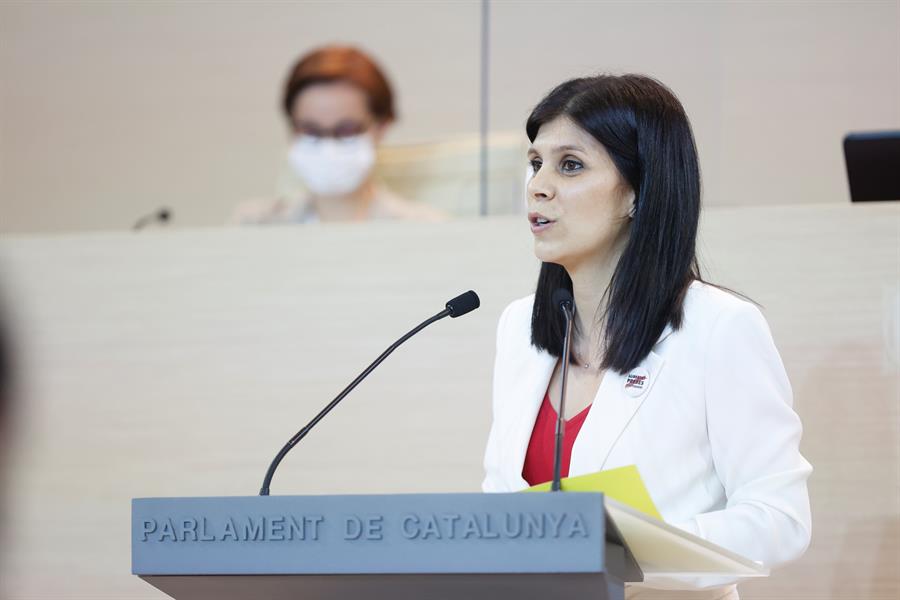 La portavoz de ERC, Marta Vilalta, interviene en el debate de investidura del candidato de ERC, Pere Aragonés, como nuevo presidente de la Generalitat que se celebra este viernes en el Auditori del Parlament de Catalunya. EFE/Quique García POOL