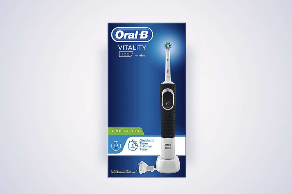 El cepillo eléctrico Oral-B Vitality 100, disponible en Amazon
