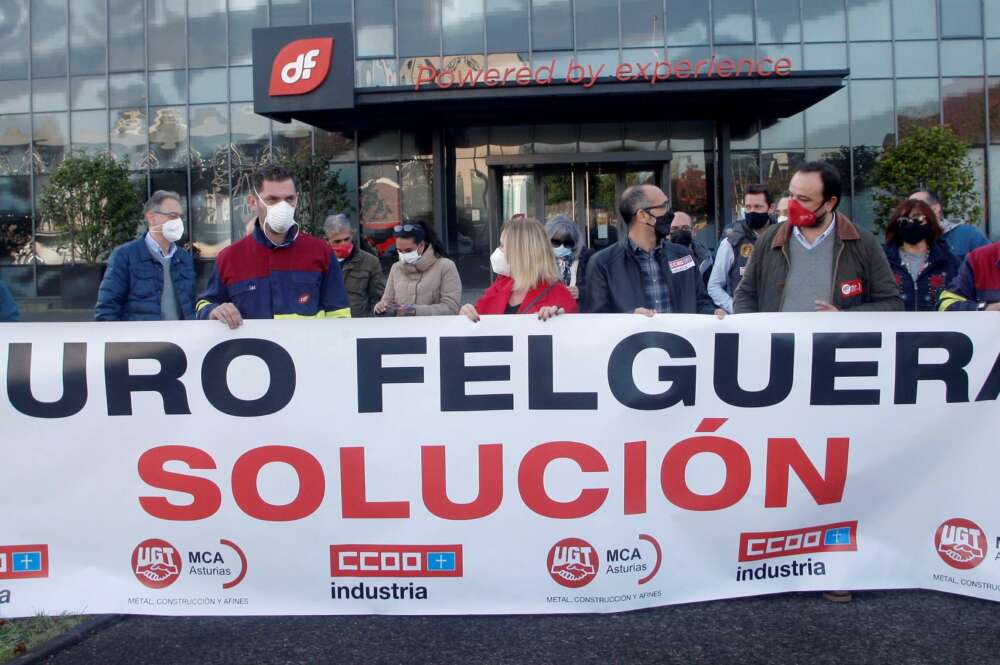 Empleados de Duro Felguera protestan en Gijón en noviembre de 2020. EFE
