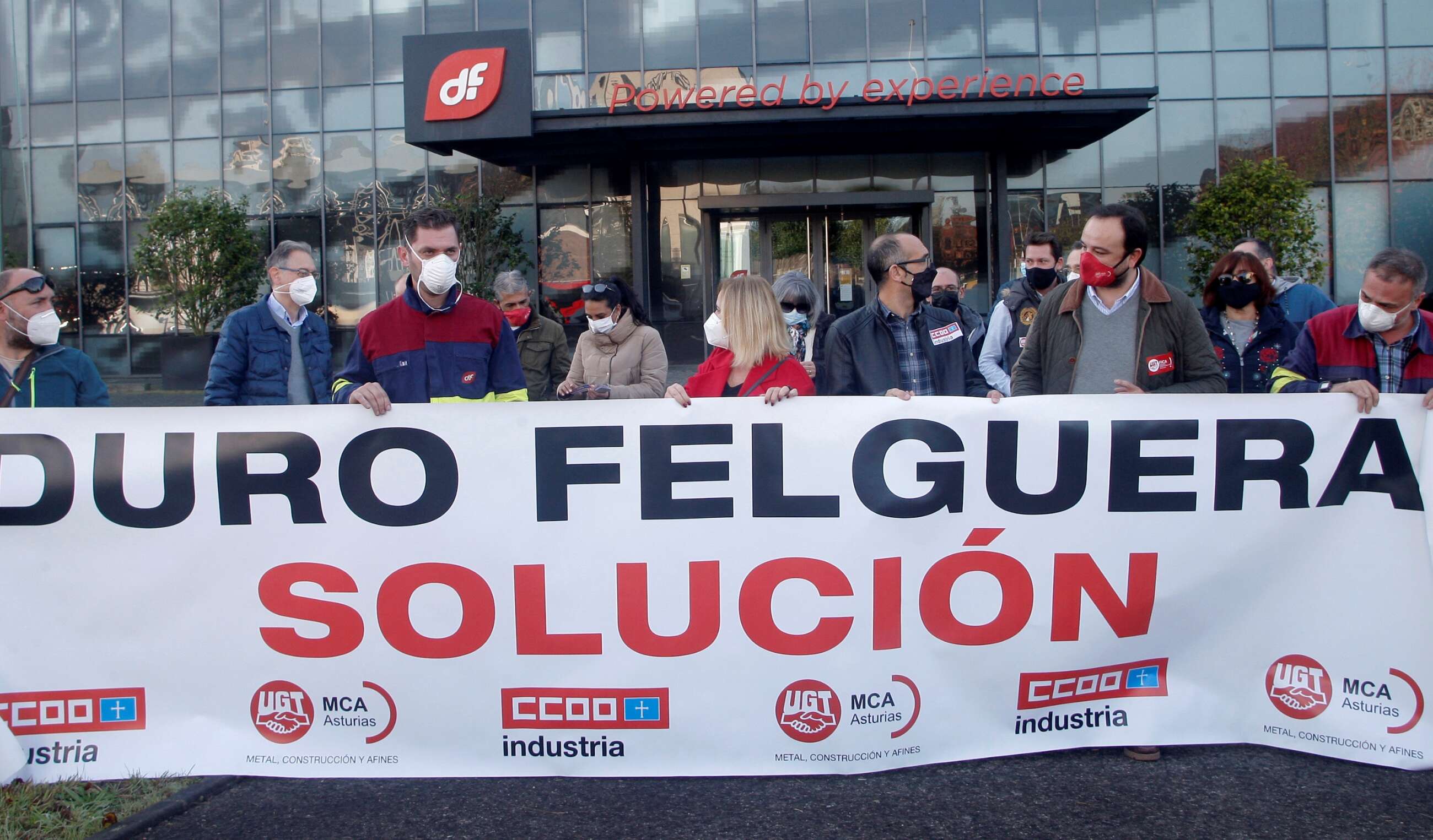 Empleados de Duro Felguera protestan en Gijón en noviembre de 2020. EFE