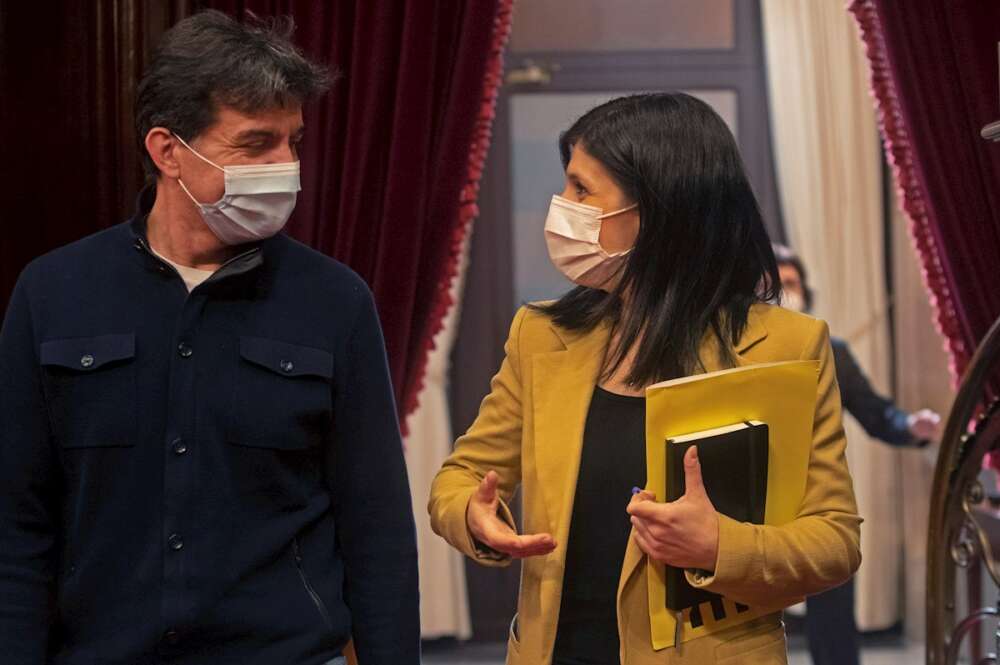 El vicesecretario general de ERC, Sergi Sabrià, y la portavoz Marta Vilalta en el Parlament de Cataluña, el 24 de febrero de 2021 | EFE/MP/Archivo