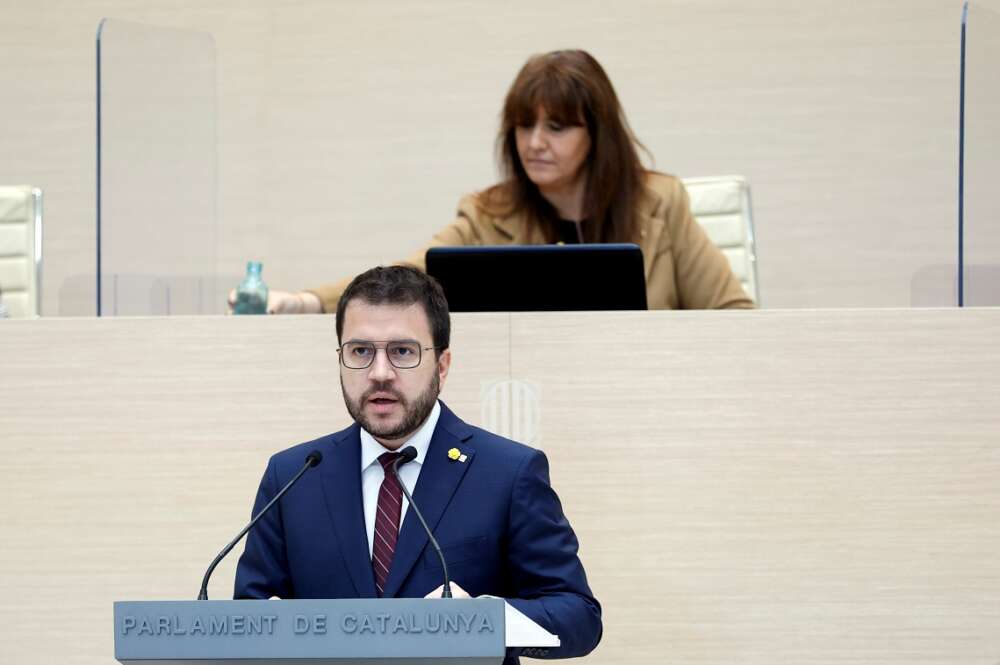 El candidato de ERC a la presidencia de la Generalitat, Pere Aragonès, y la presidenta del Parlament, Laura Borràs (JxCat), durante el debate de investidura, el 26 de marzo de 2021 | EFE/QG/Pool