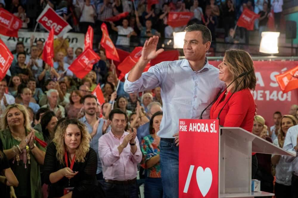 Pedro Sánchez y Susana Díaz durante la campaña electoral del 9-N en Sevilla. EFE