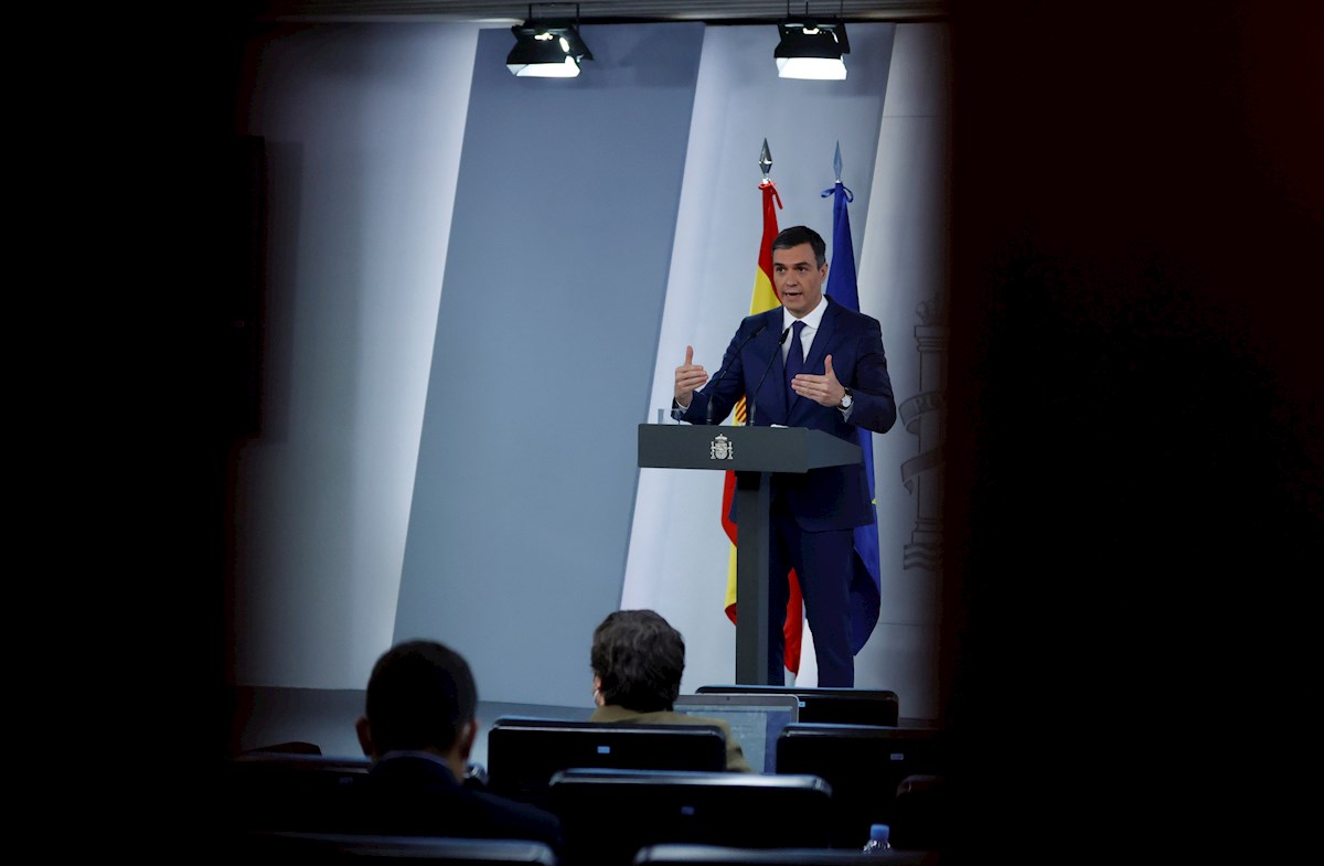 El presidente del Gobierno, Pedro Sánchez, en rueda de prensa tras la reunión del Consejo de Ministros, el 6 de abril de 2021 en el Palacio de La Moncloa | EFE/Zipi