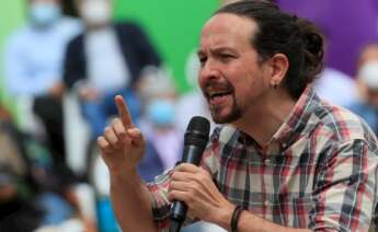 El candidato a la presidencia a la Comunidad de Madrid por Unidas Podemos, Pablo Iglesias durante un acto electoral del partido en el Parque de Olof Palme en Madrid este viernes. EFE/Fernando Alvarado