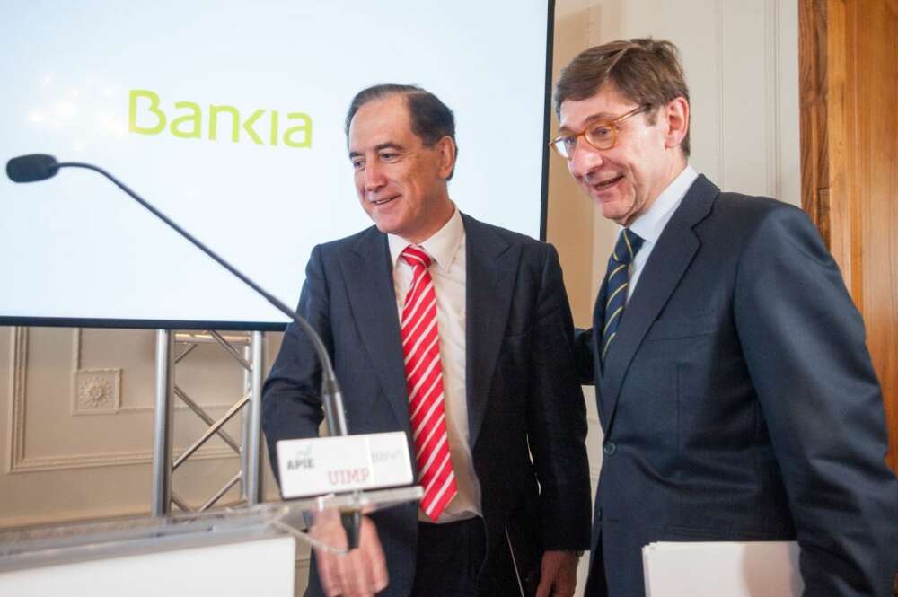 El presidente de Mapfre, Antonio Huertas y el presidente de Caixabank, José Ignacio Goirigolzarri. APIE