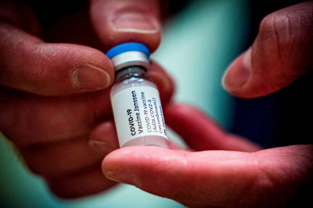 Vista de una dosis de la vacuna Janssen contra la covid-19. EFE/Rob Engelaar/Archivo
