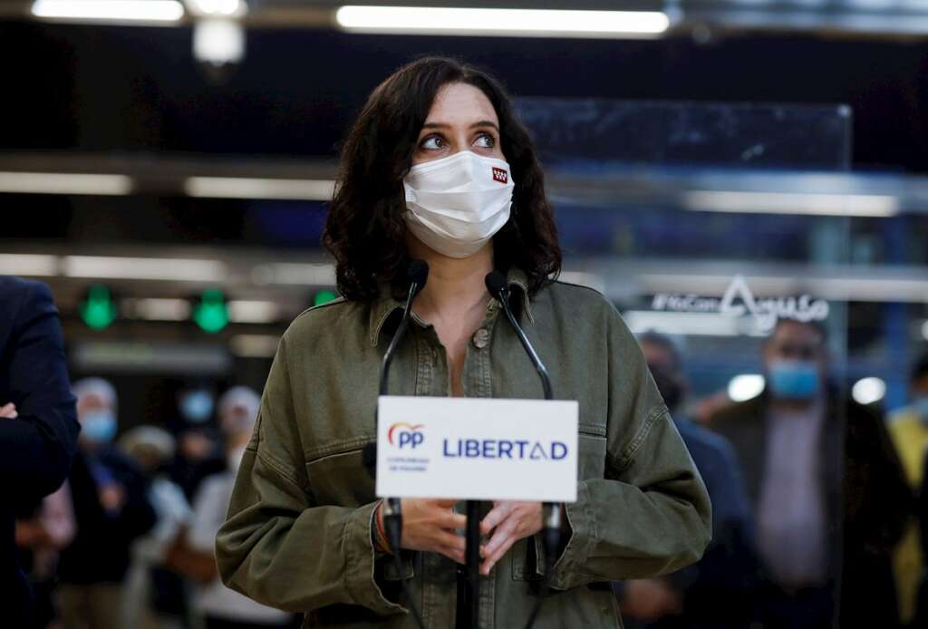 Isabel Díaz Ayuso, presidenta de la Comunidad de Madrid, en un acto de campaña del 4-M en el metro de Madrid. EFE