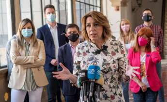 La secretaria general del PSOE de Andalucía, Susana Díaz, hace declaraciones durante su visita a Úbeda. EFE/ Carlos Cid
