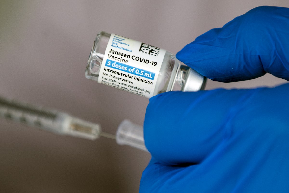 Dosis de la vacuna contra la Covid-19 de Janssen, que está siendo suspendida debido a unos casos de coágulos detectados en EEUU | EFE/EL/Archivo