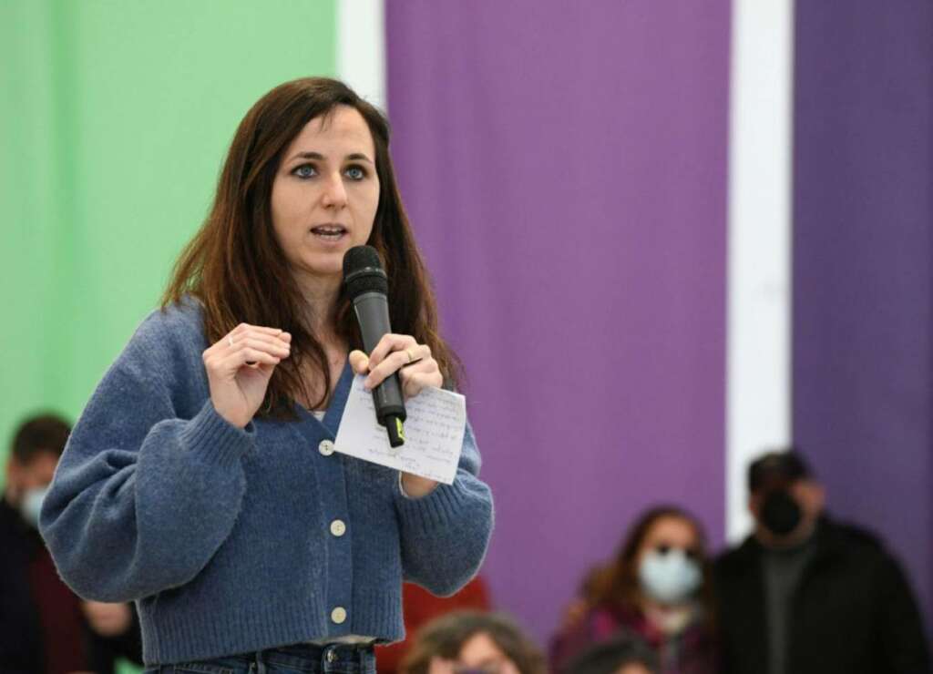 Ione Belarra en un acto de campaña de Podemos. EFE/Víctor Lerena/Archivo