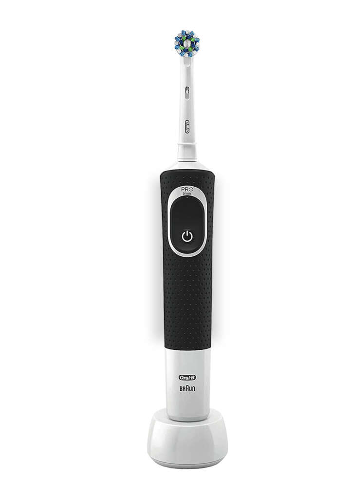 El cepillo eléctrico Oral-B Vitality 100, disponible en Amazon