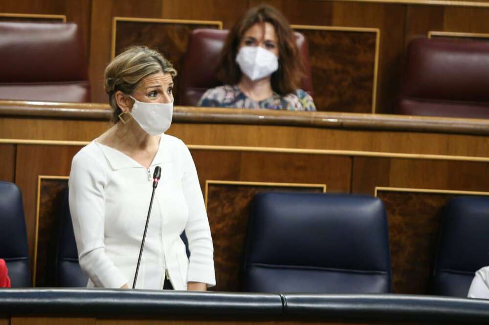 La vicepresidenta tercera, Yolanda Díaz, en una sesión de control al Gobierno.