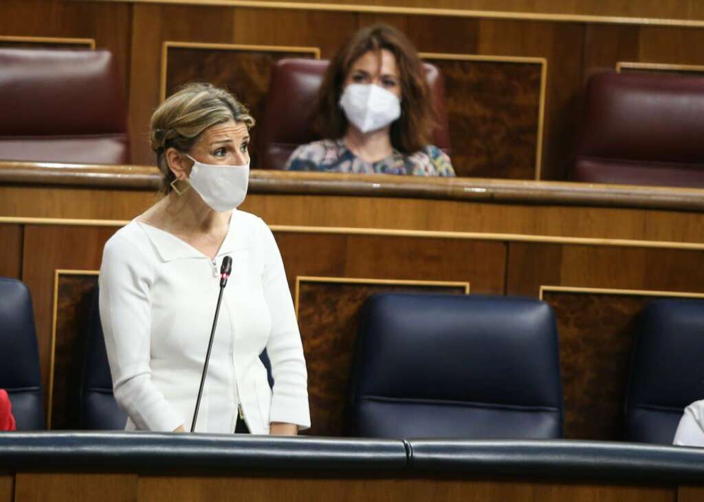 La vicepresidenta tercera, Yolanda Díaz, en la sesión de control al Gobierno. Congreso.