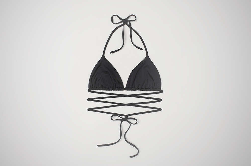 Top de bikini triángulo, de H&M