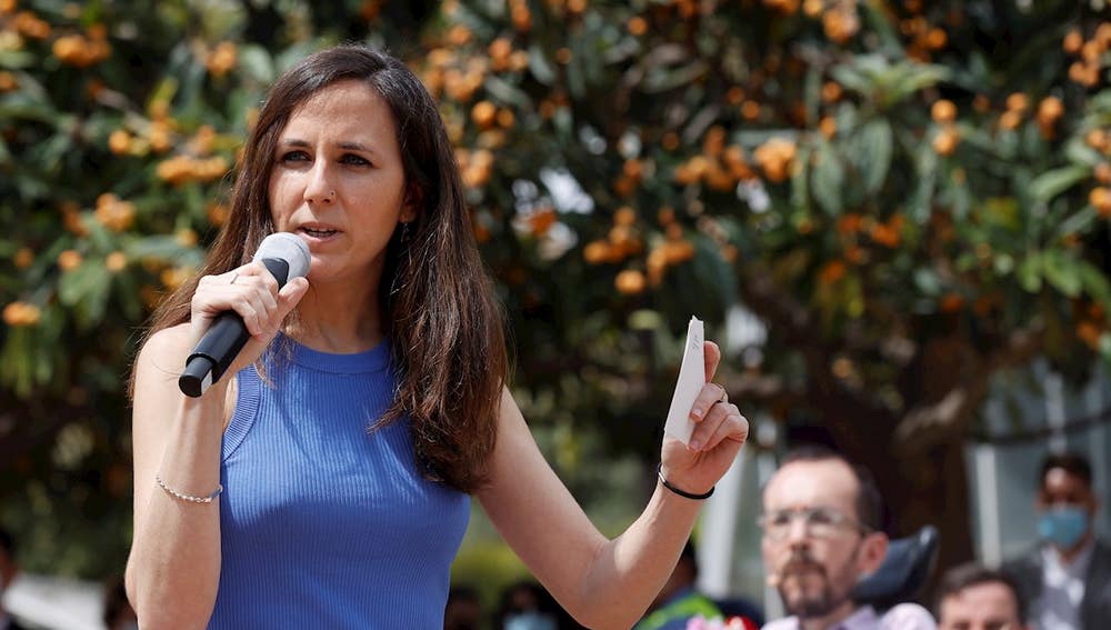 La ministra de Derechos Sociales, Ione Belarra, presenta a todos los miembros de su candidatura a la cuarta asamblea ciudadana estatal de Podemos (Vistalegre IV) en el inicio oficial de su campaña como candidata a la secretaría general de Podemos. EFE/Kai Försterling